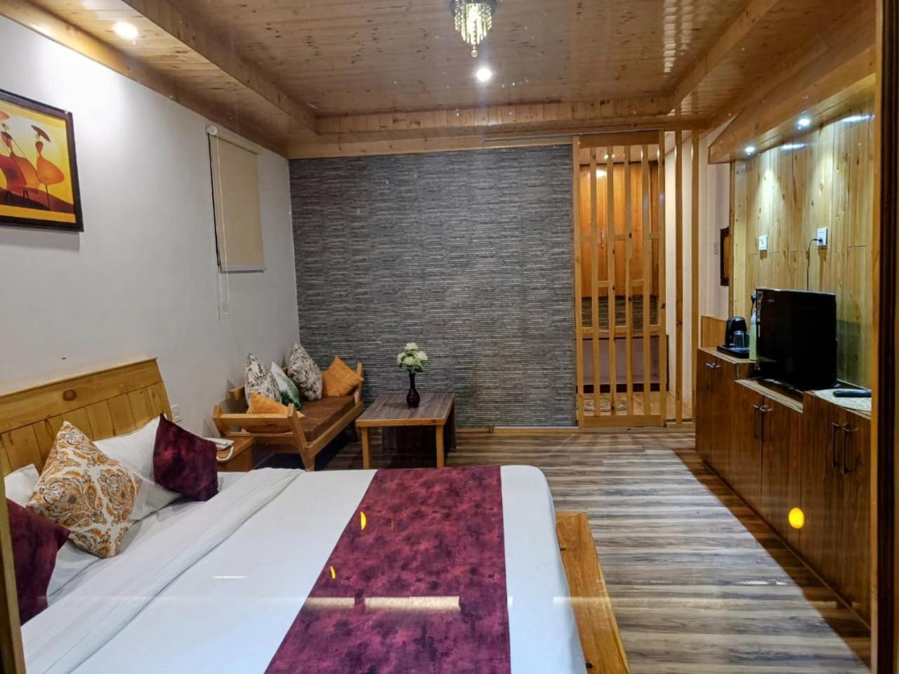Trimounts-A Boutique Hotel & Wellnes Center In Tirthan Valley Banjār Exterior foto