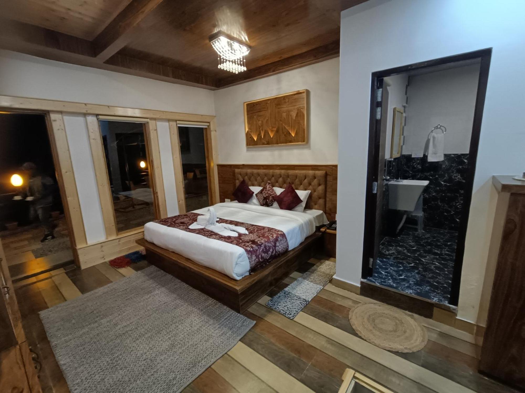 Trimounts-A Boutique Hotel & Wellnes Center In Tirthan Valley Banjār Exterior foto
